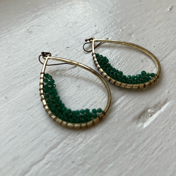 EUC Gold/brass teardrop earrings with beautiful jade beading - Picture 4 of 5